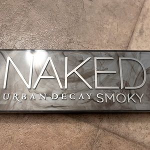 Urban Decay Naked Smoky palette